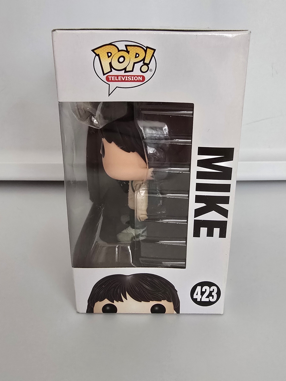 Funko Pop! Television Stranger Things Mike Wheeler with Walkie Talkie #423 - Picture 5 of 6
